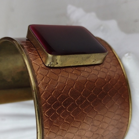 Piperlime Brassy Copper Snakeskin Cuff Bracelet with Deep Earth Tone Red Stone - Picture 7 of 8